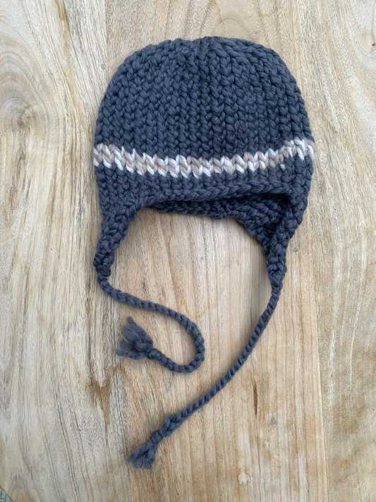 Baby tie beanie in grey